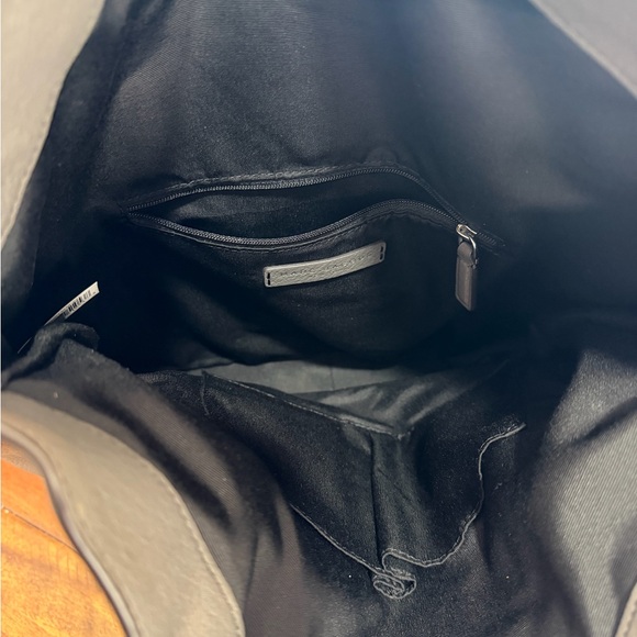 Marc Jacobs Taupe Leather Crossbody Hobo - Picture 6 of 9